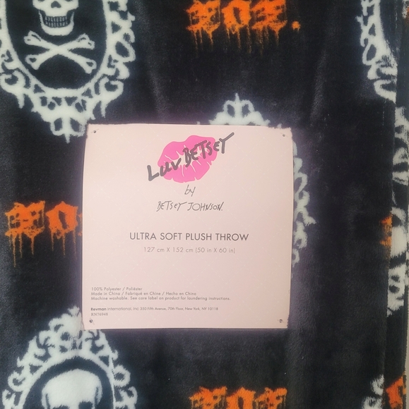 Betsey Johnson Throw